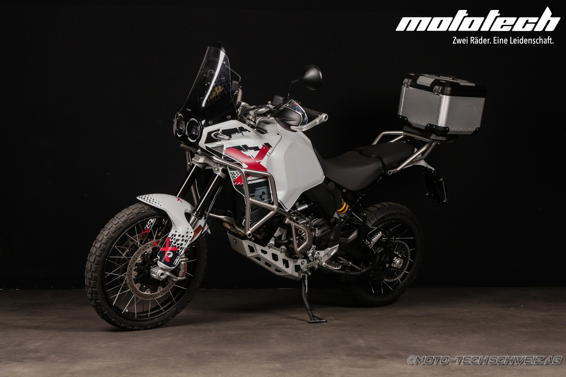 DUCATI Desert X-image-4