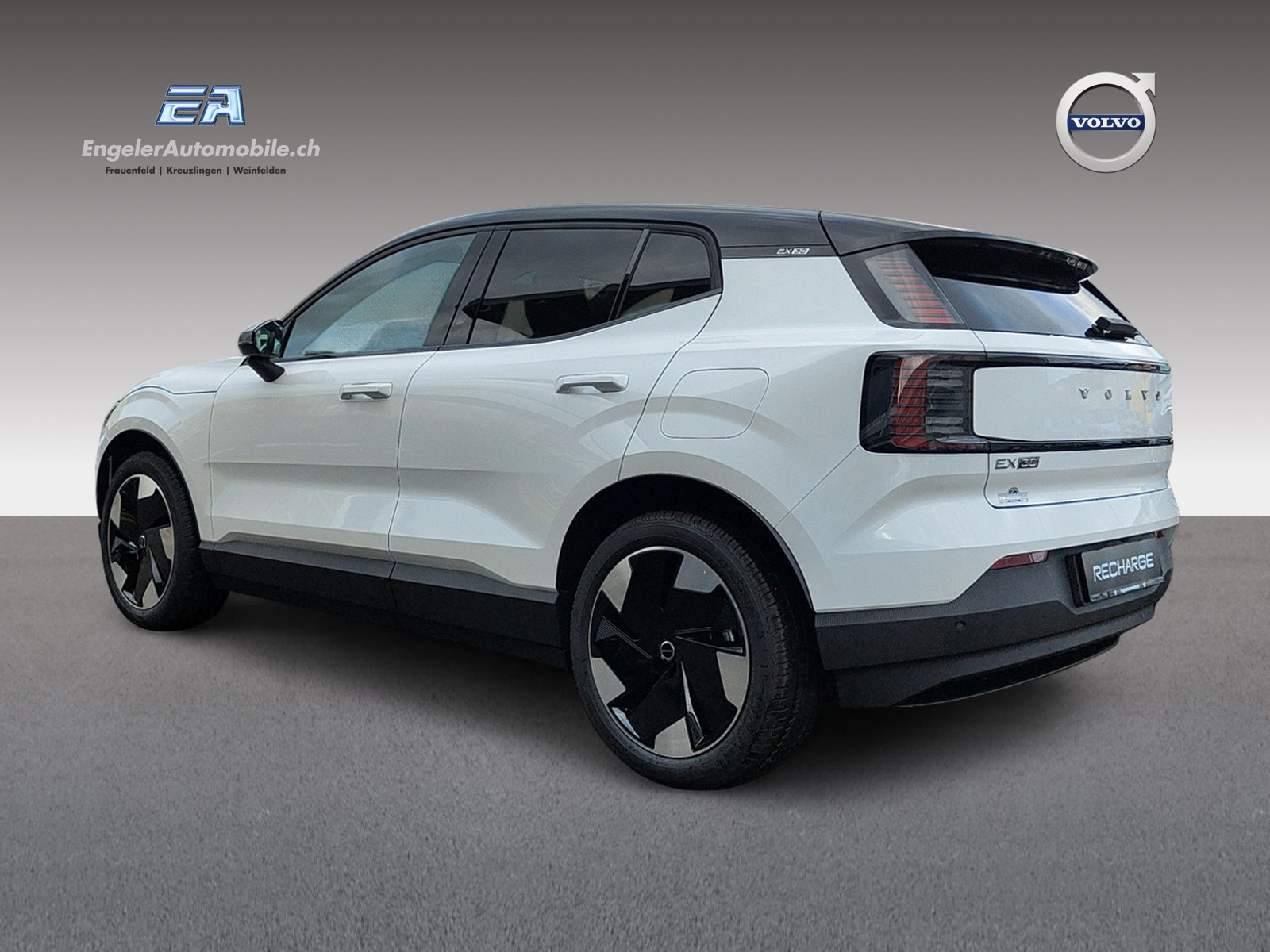 VOLVO EX30 E60 Plus-showroom-element-3