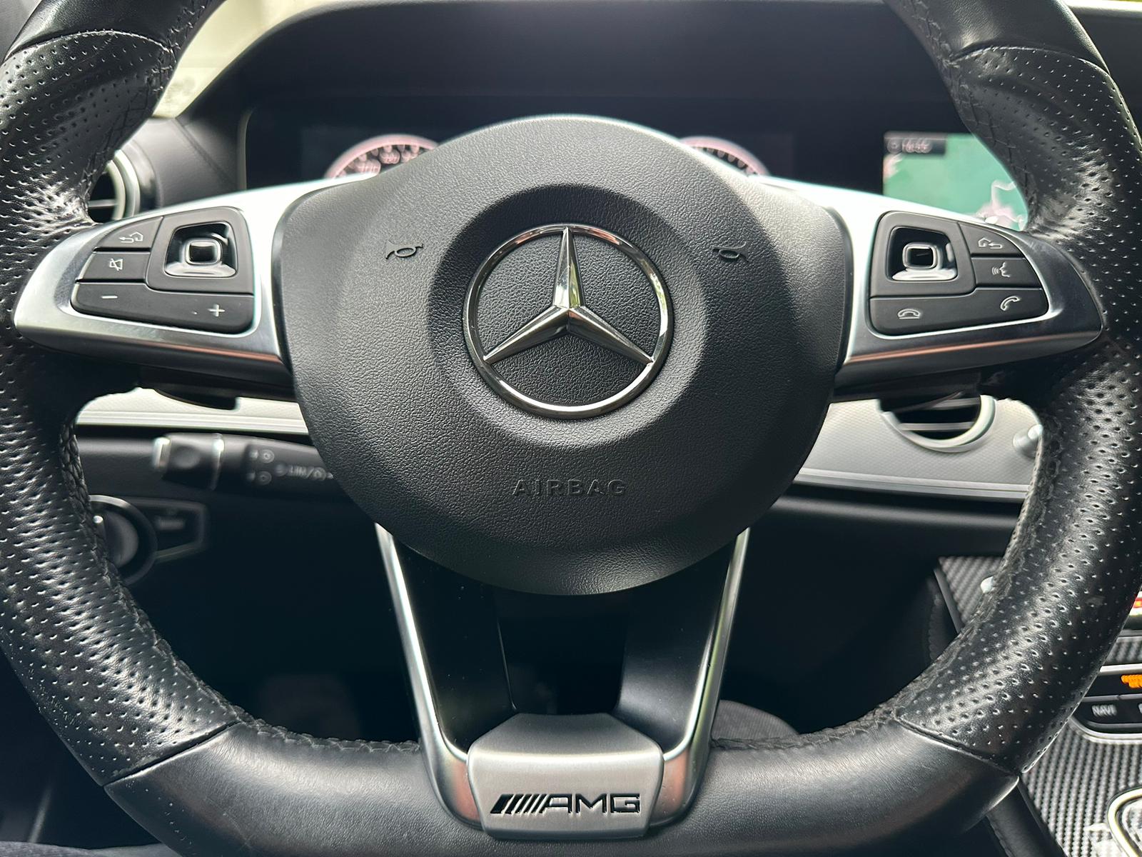 MERCEDES-BENZ E 220 d AMG Line 9G-Tronic-image-21
