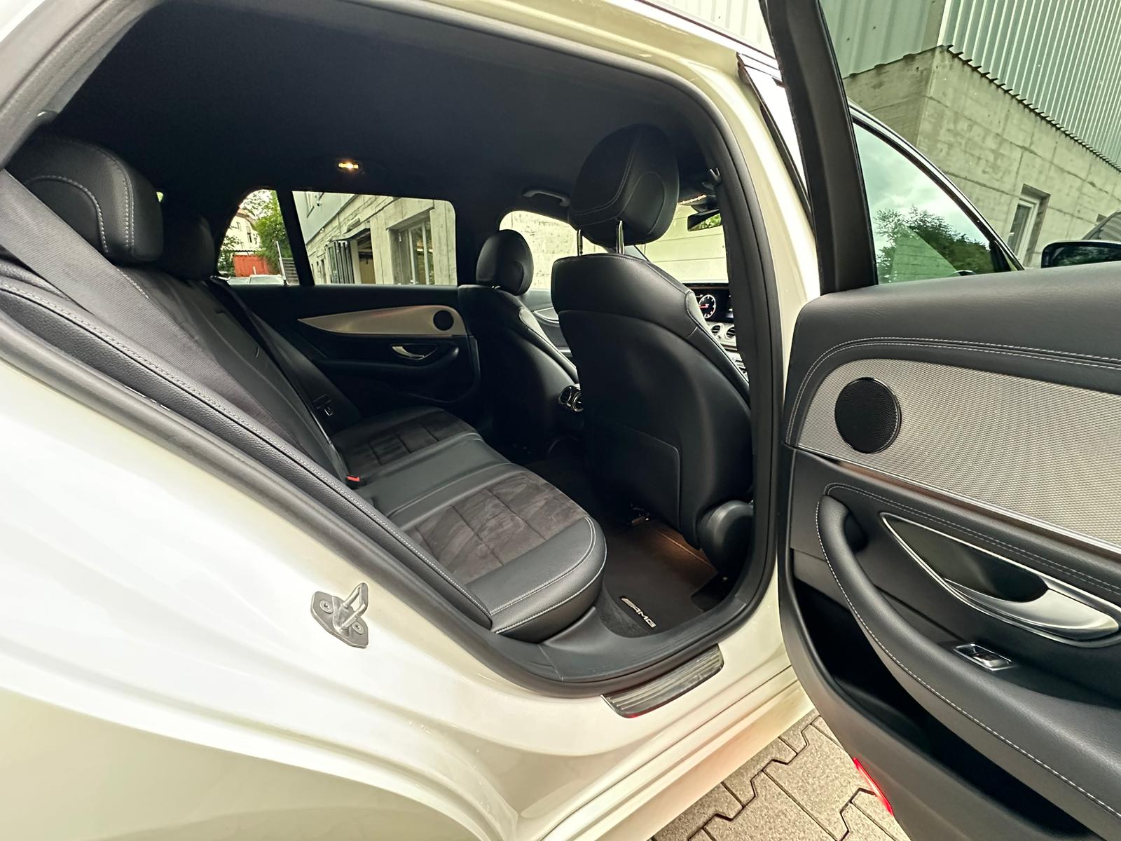MERCEDES-BENZ E 220 d AMG Line 9G-Tronic-image-14