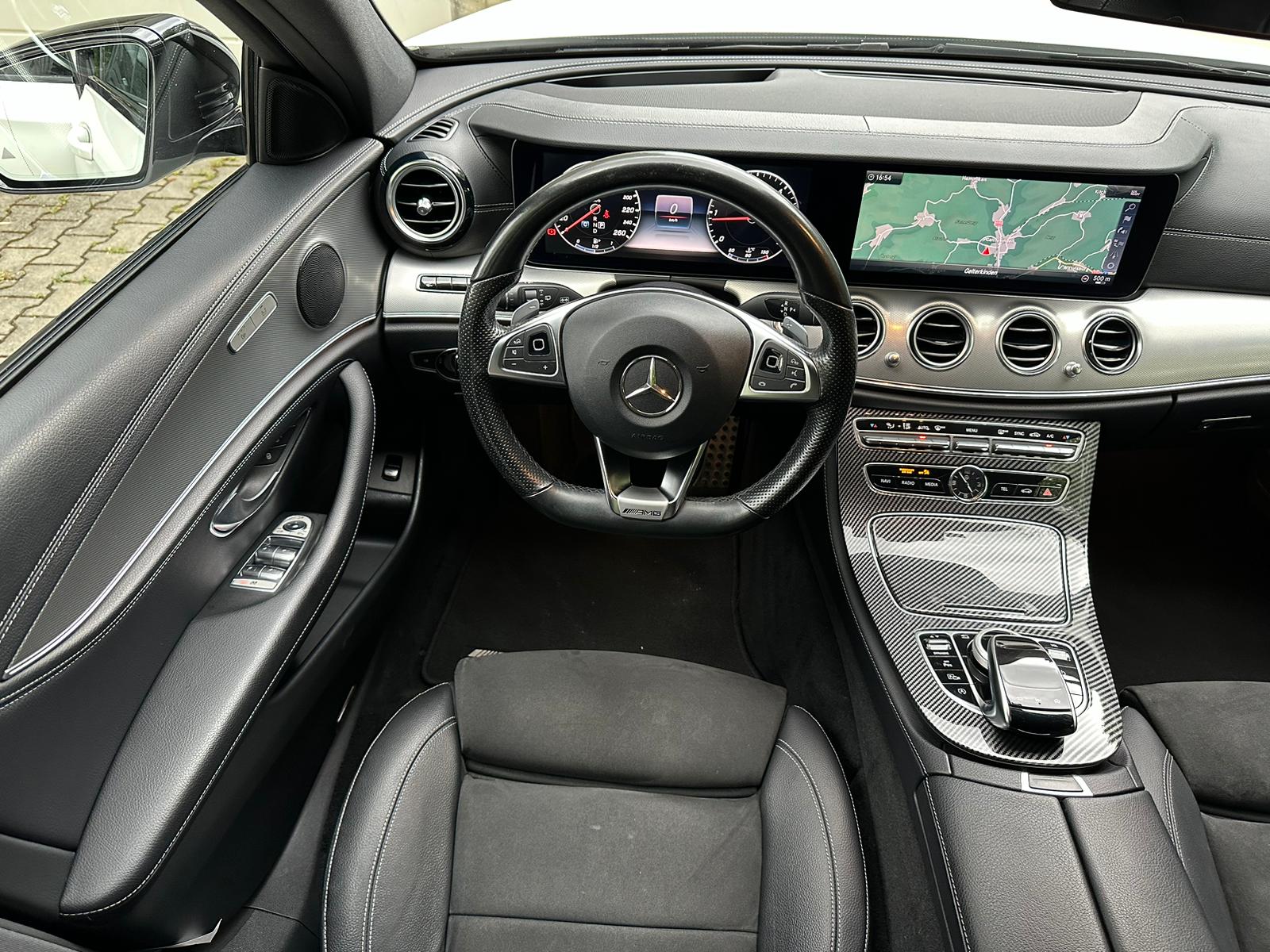 MERCEDES-BENZ E 220 d AMG Line 9G-Tronic-image-18