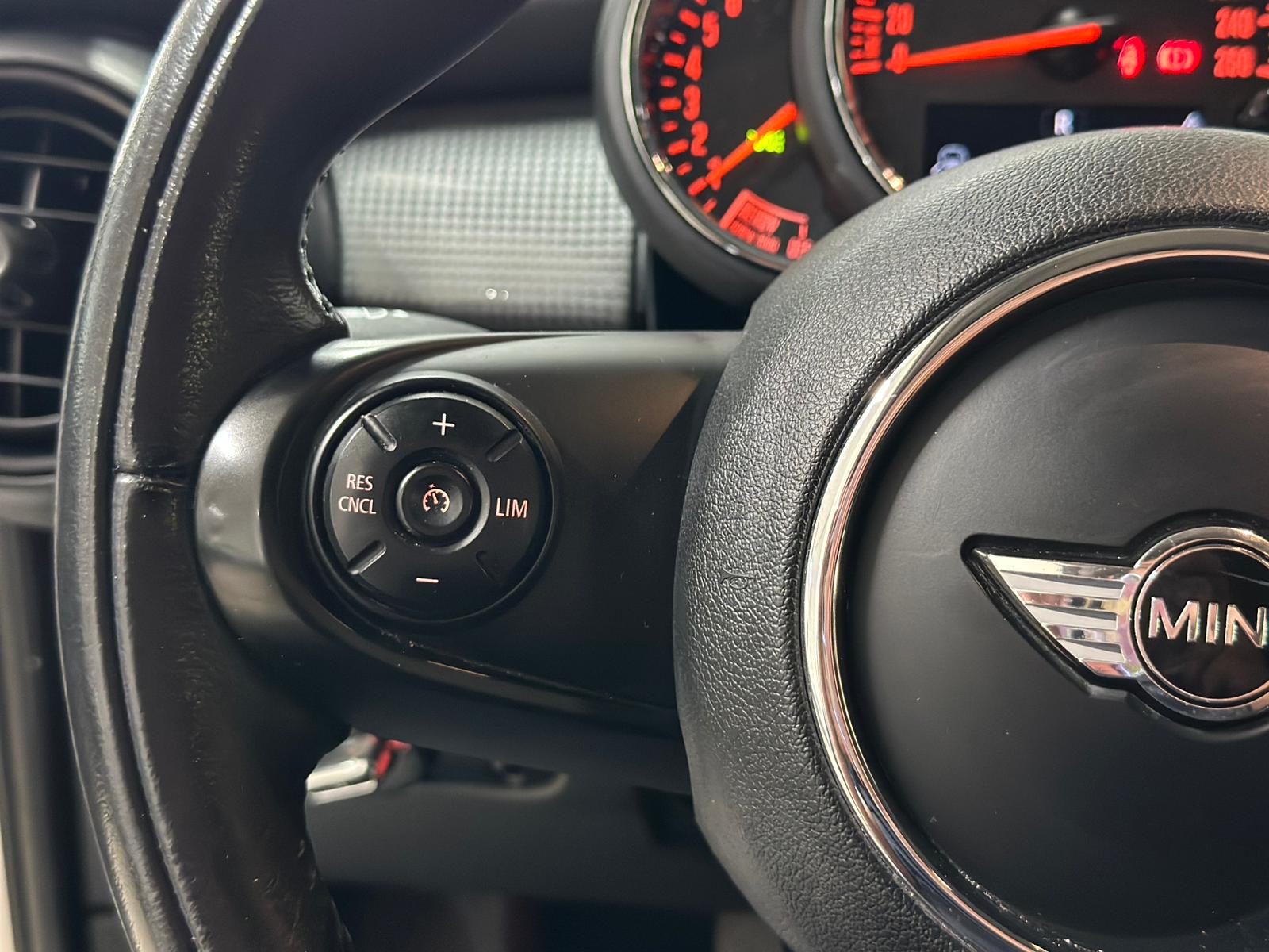 MINI Cooper Steptronic-image-12
