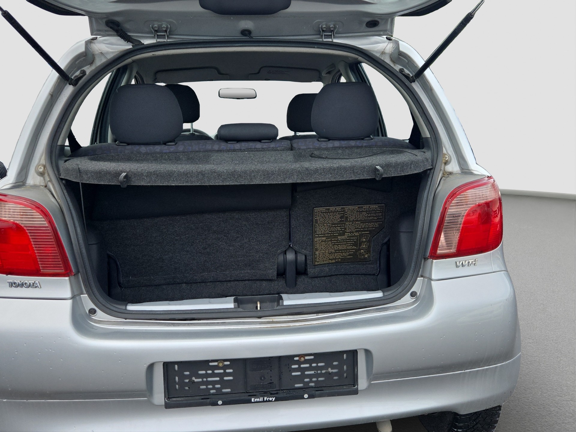 TOYOTA Yaris 1.3 Linea Sol-showroom-element-3