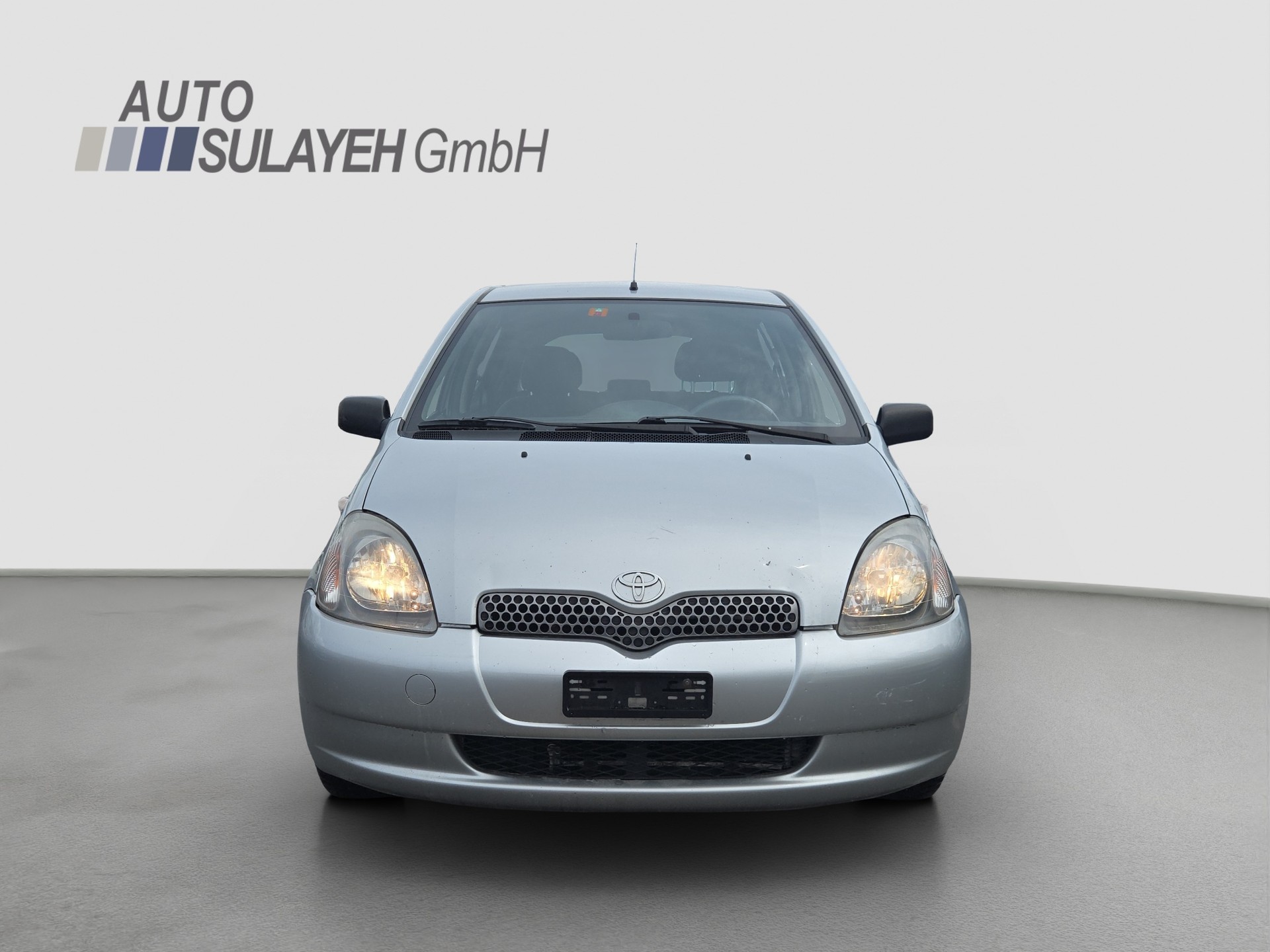 TOYOTA Yaris 1.3 Linea Sol-showroom-element-1