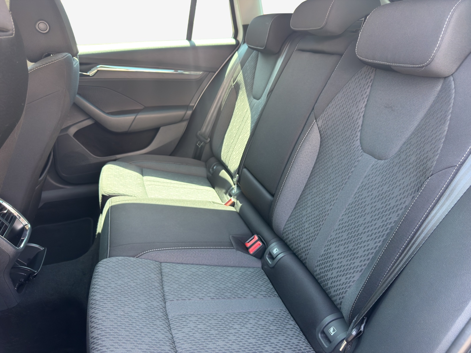 SKODA Octavia Combi 2.0 TSI Style DSG 4x4-image-11