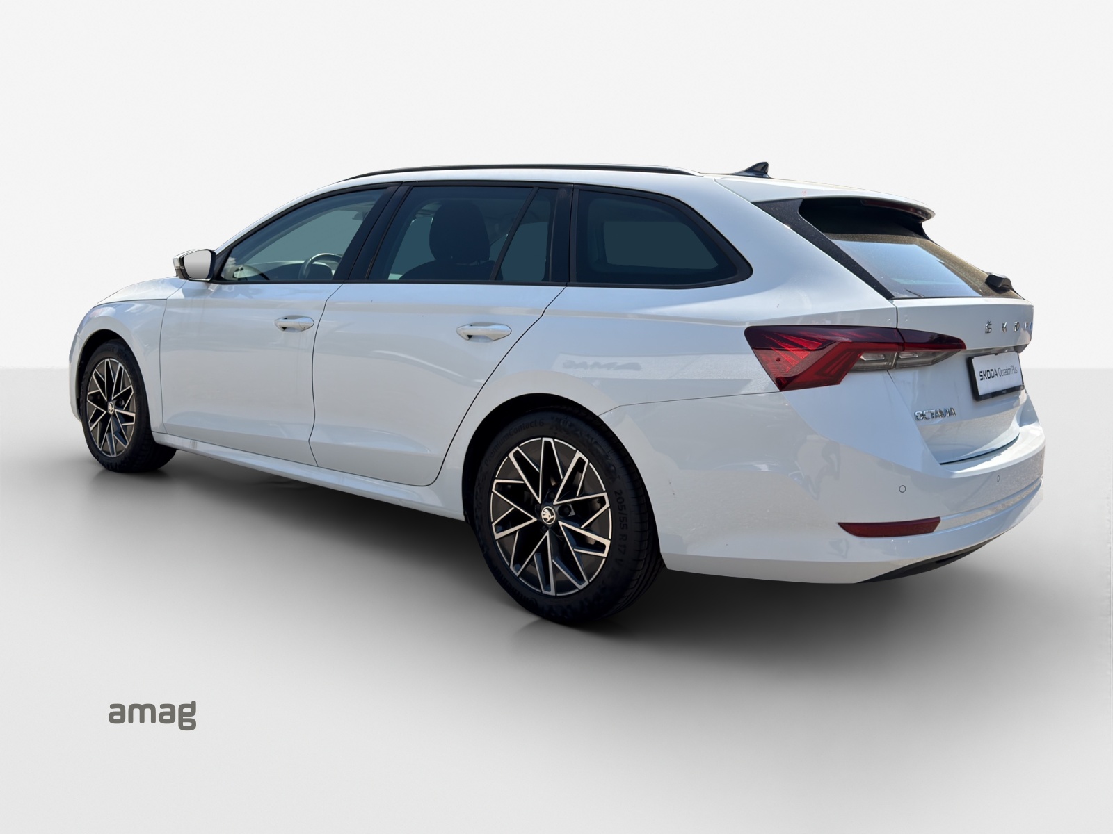 SKODA Octavia Combi 2.0 TSI Style DSG 4x4-showroom-element-2