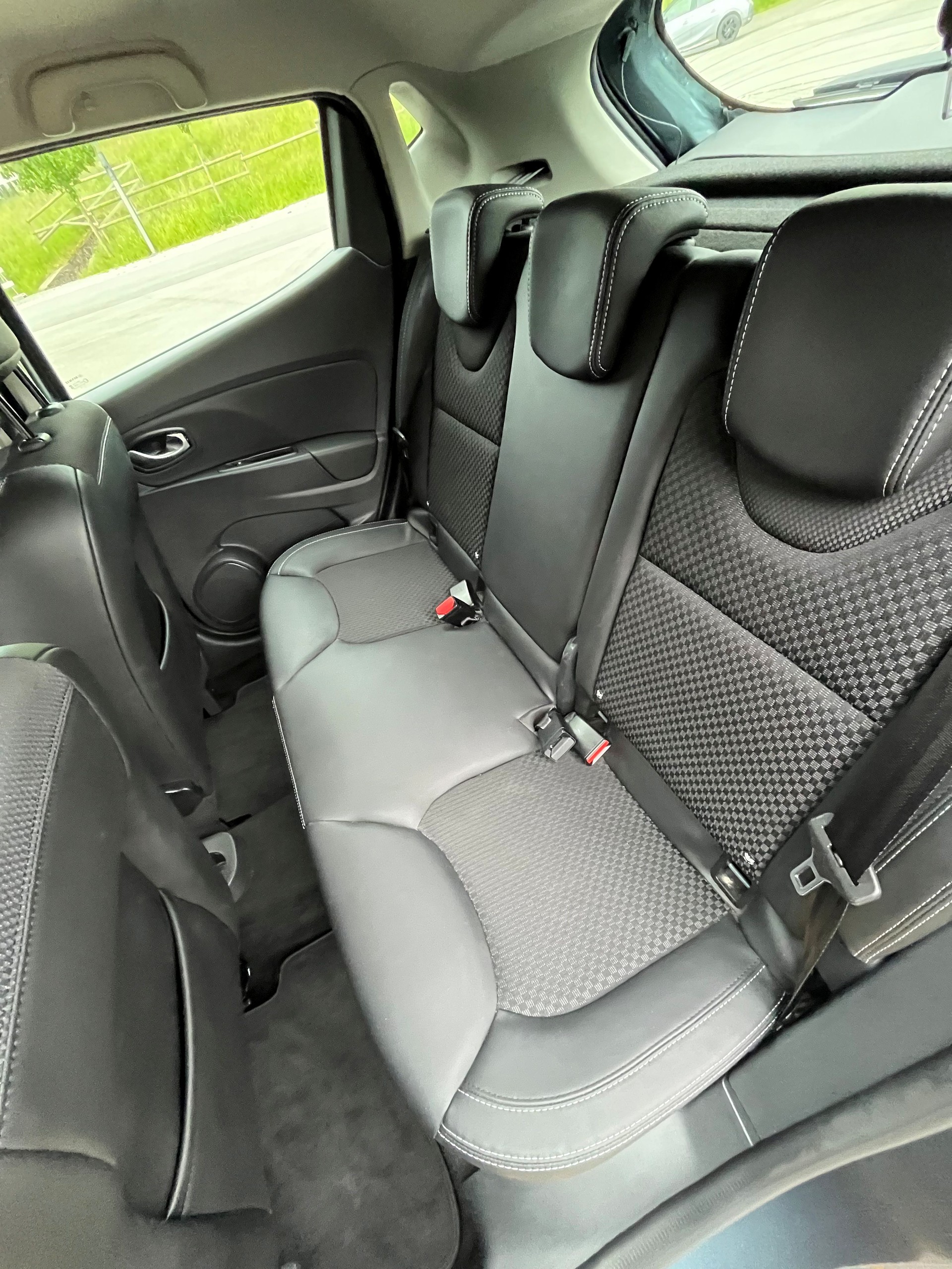 RENAULT Clio 1.2 16V T Intens EDC-image-8