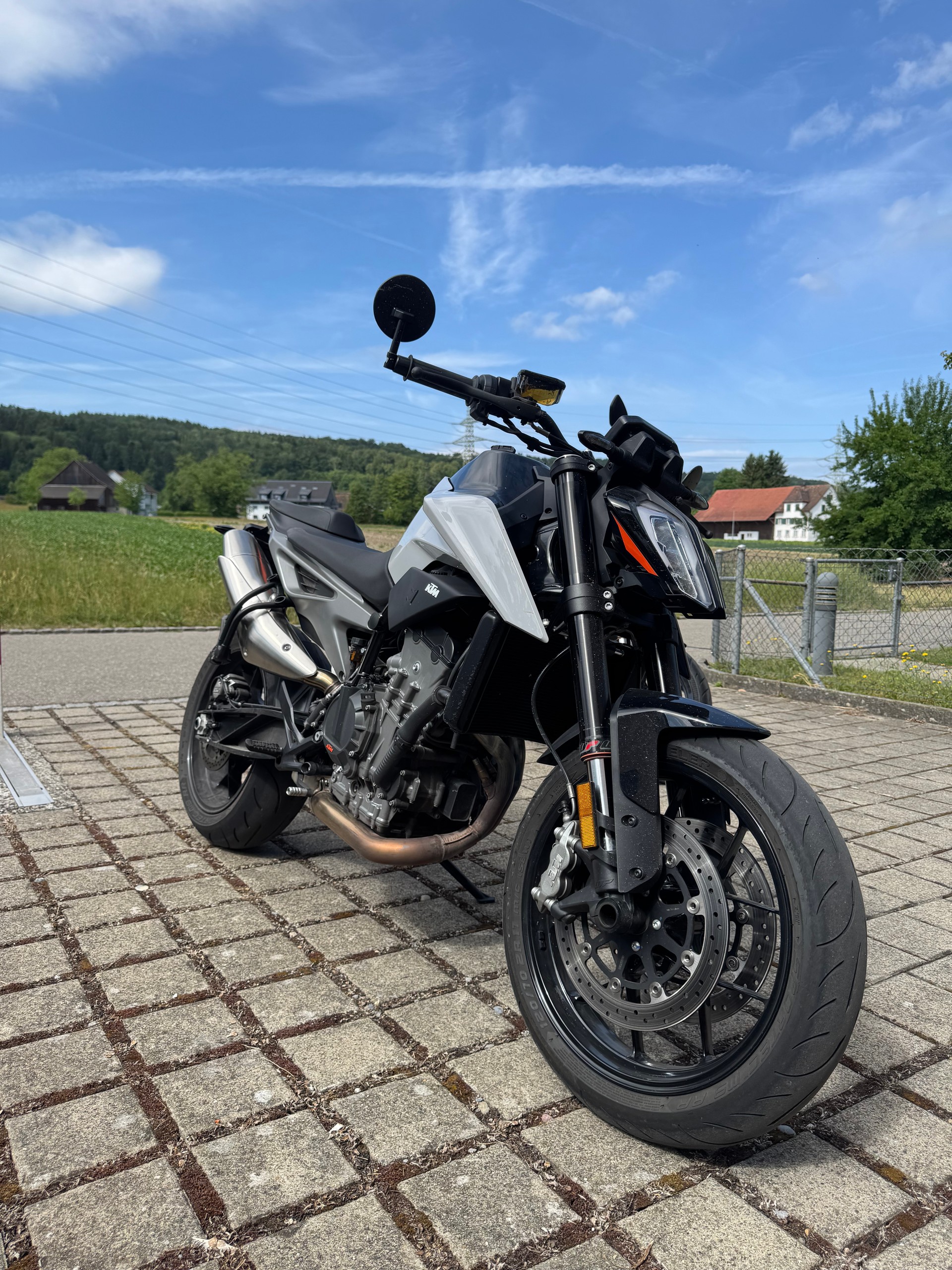 KTM 790 Duke-image-1