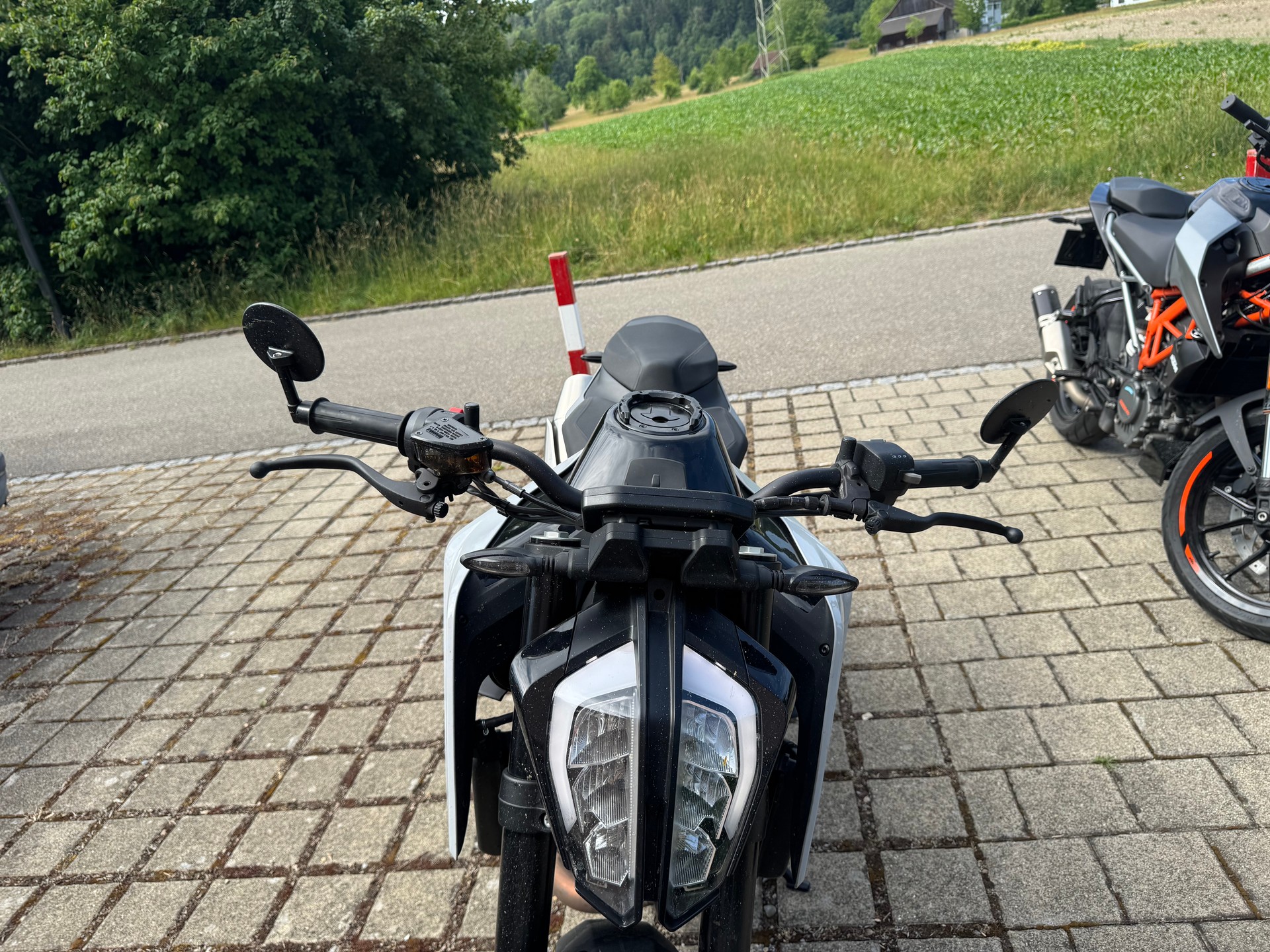 KTM 790 Duke-image-3