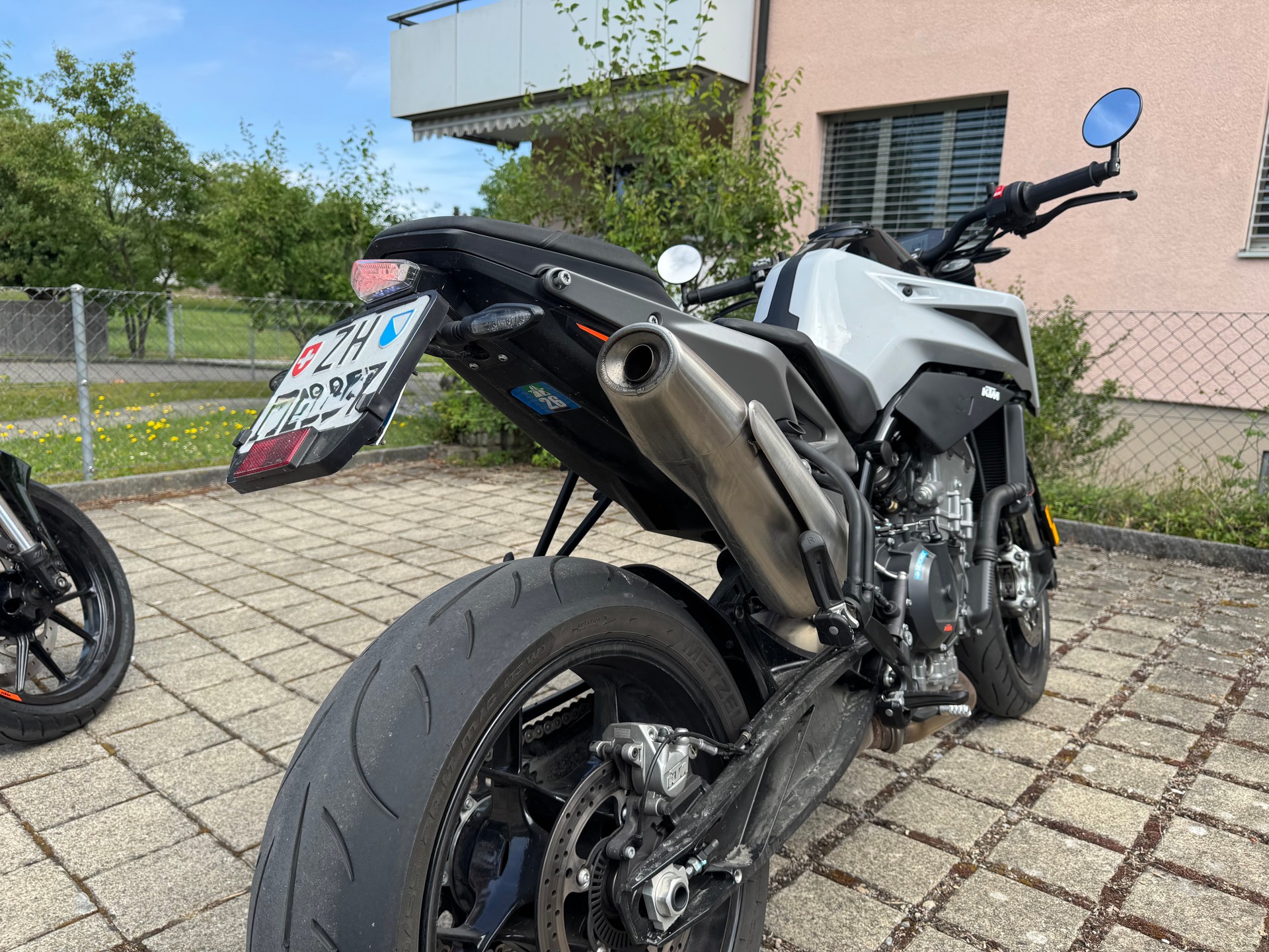KTM 790 Duke-image-2