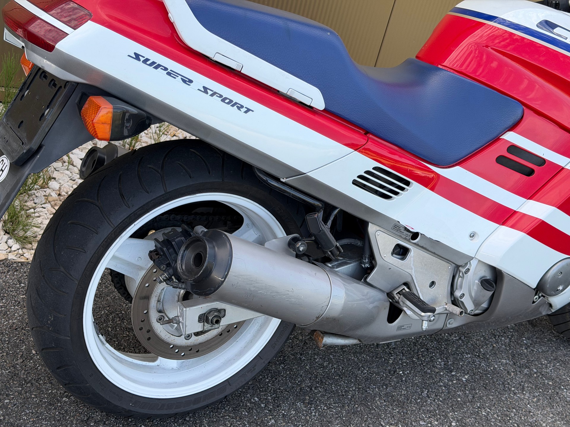 HONDA CBR 1000 F M-image-6