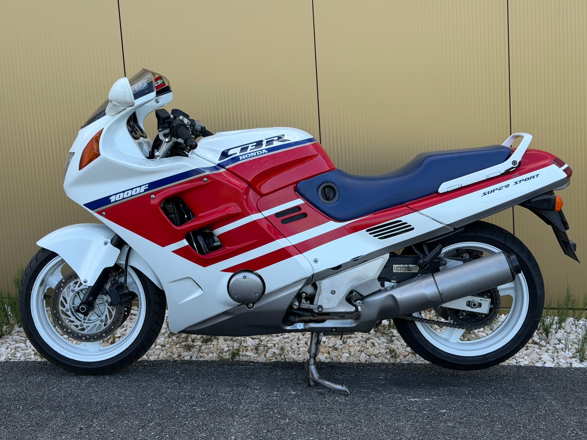HONDA CBR 1000 F M-image-10