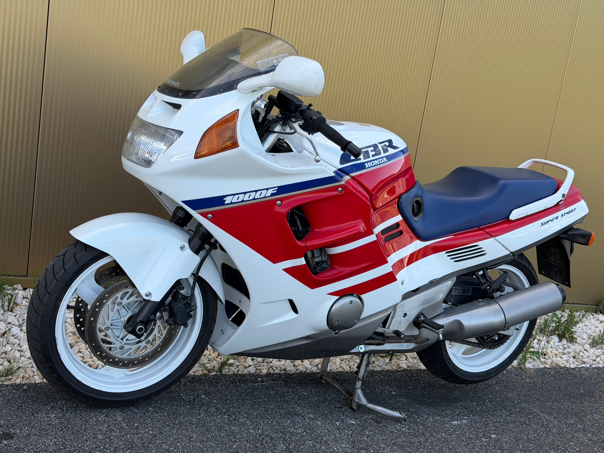 HONDA CBR 1000 F M-image-9