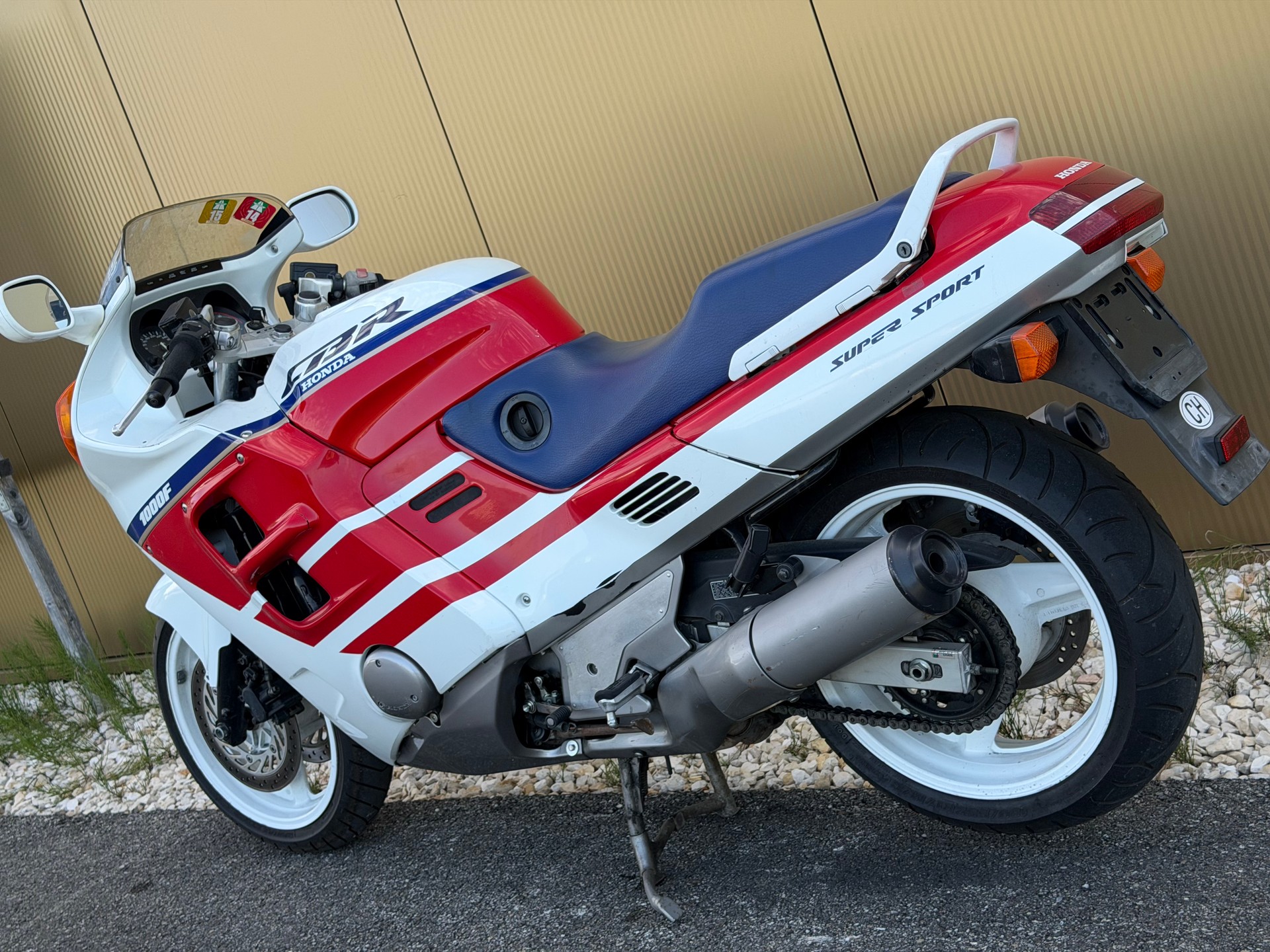 HONDA CBR 1000 F M-image-11