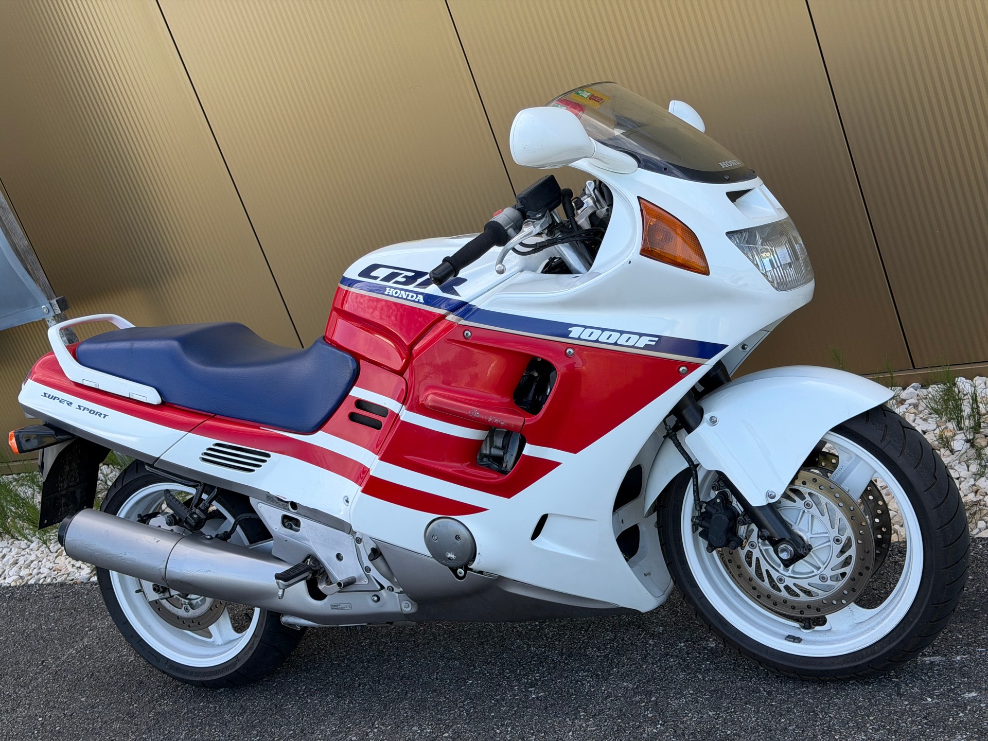 HONDA CBR 1000 F M-image-2