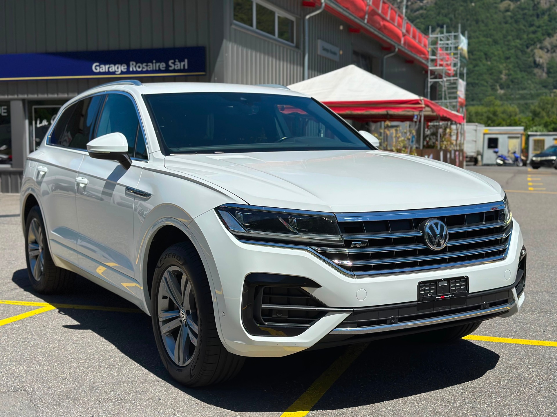 VW Touareg 3.0 TDI R Line Tiptronic-showroom-element-3