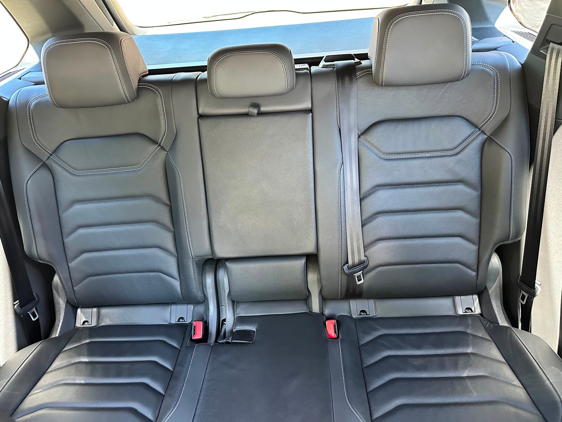 VW Touareg 3.0 TDI R Line Tiptronic-image-9
