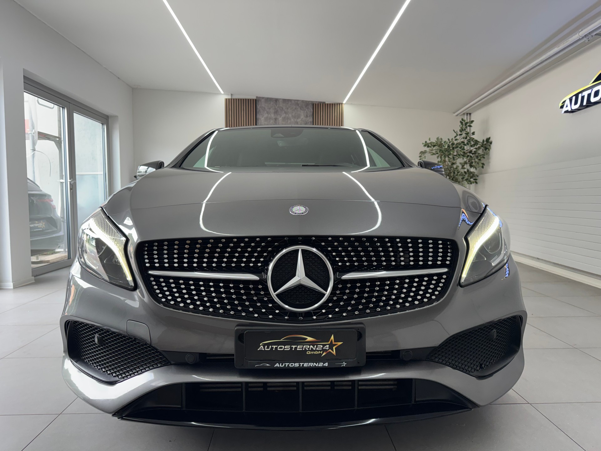 MERCEDES-BENZ A 200 CDI AMG Line 4Matic 7G-DCT*Panoramadach*-showroom-element-2