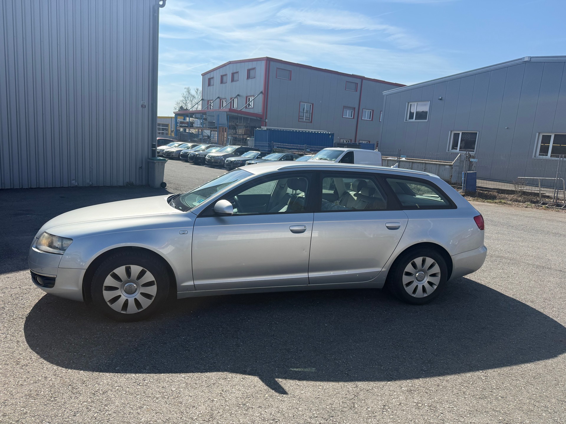 AUDI A6 Avant 2.0T FSI-showroom-element-3