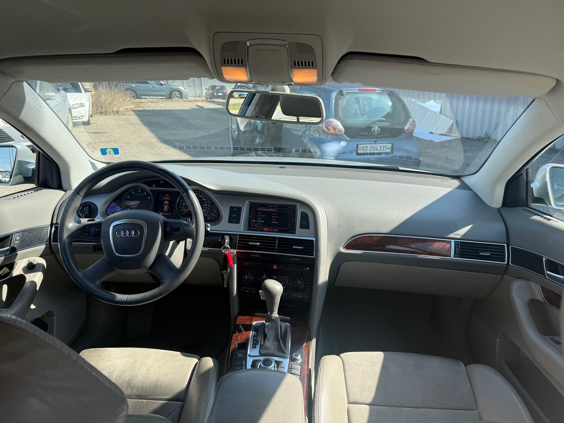 AUDI A6 Avant 2.0T FSI-image-5