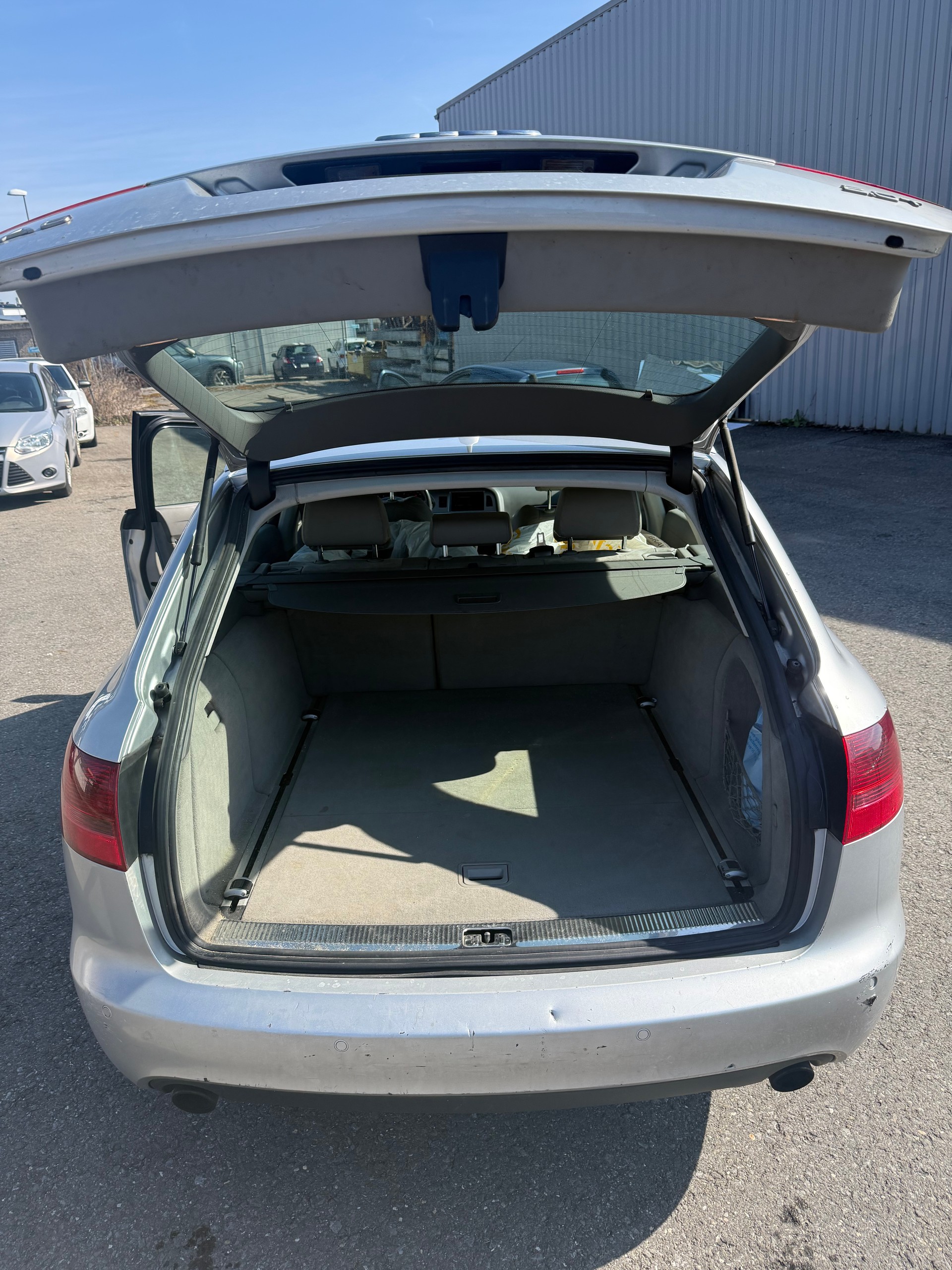 AUDI A6 Avant 2.0T FSI-image-11