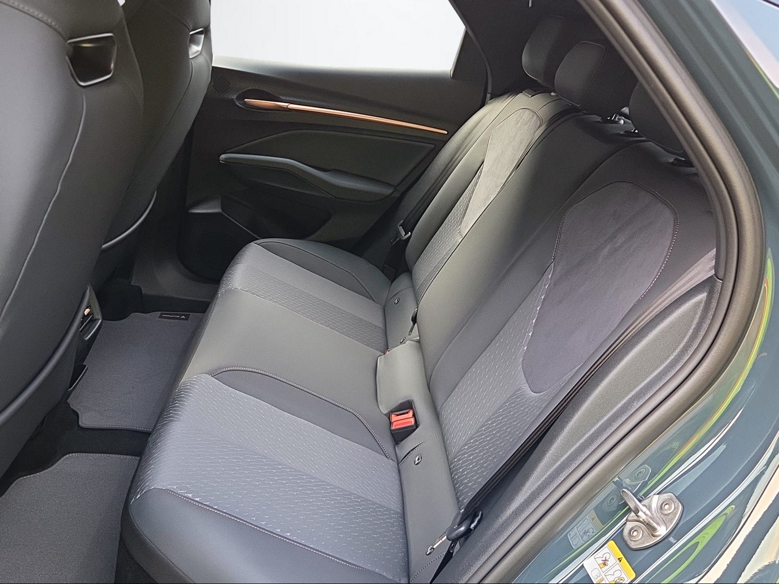 CUPRA Raval BEV 55kWh 448km 211PS 1A 211PS/155kW BEV elektrisch-image-8