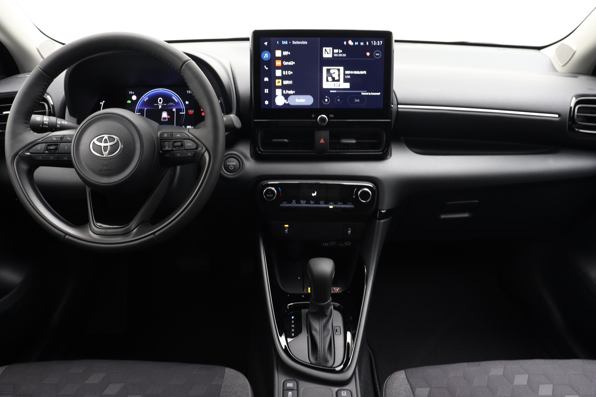 TOYOTA Yaris 1.5 VVT-i HSD Trend-image-8