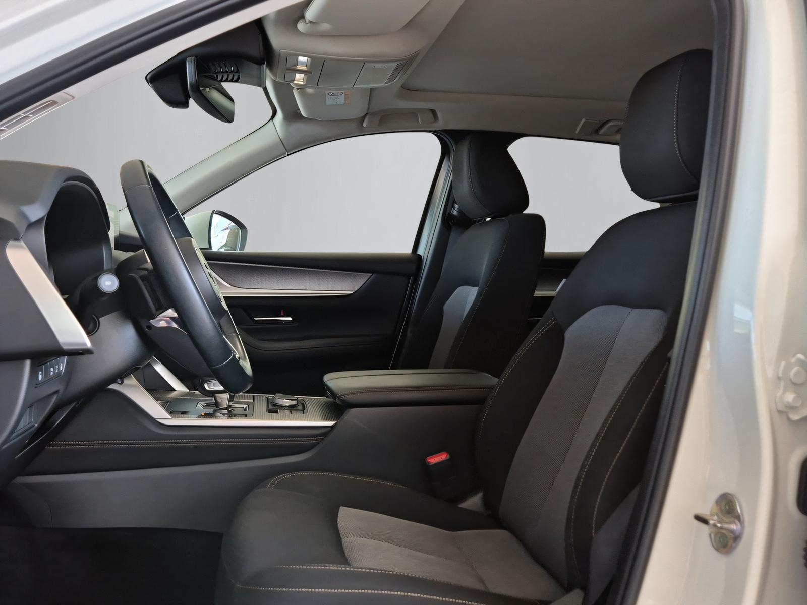 MAZDA CX-60 2.5 PHEV Exclusive-Line-showroom-element-3