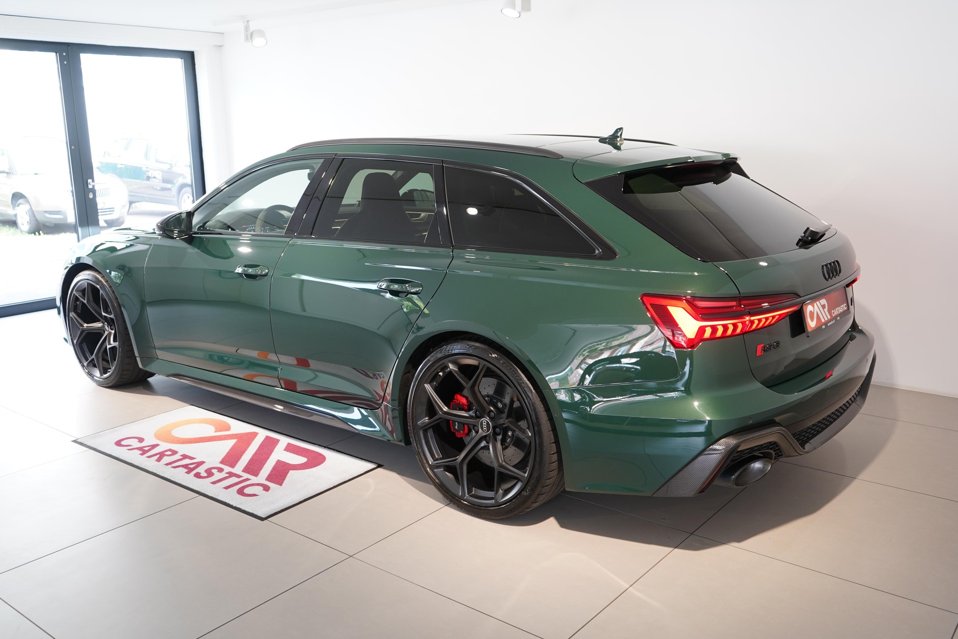 AUDI RS6 Avant 4.0 V8 TFSI performance quattro T-Tronic-showroom-element-2