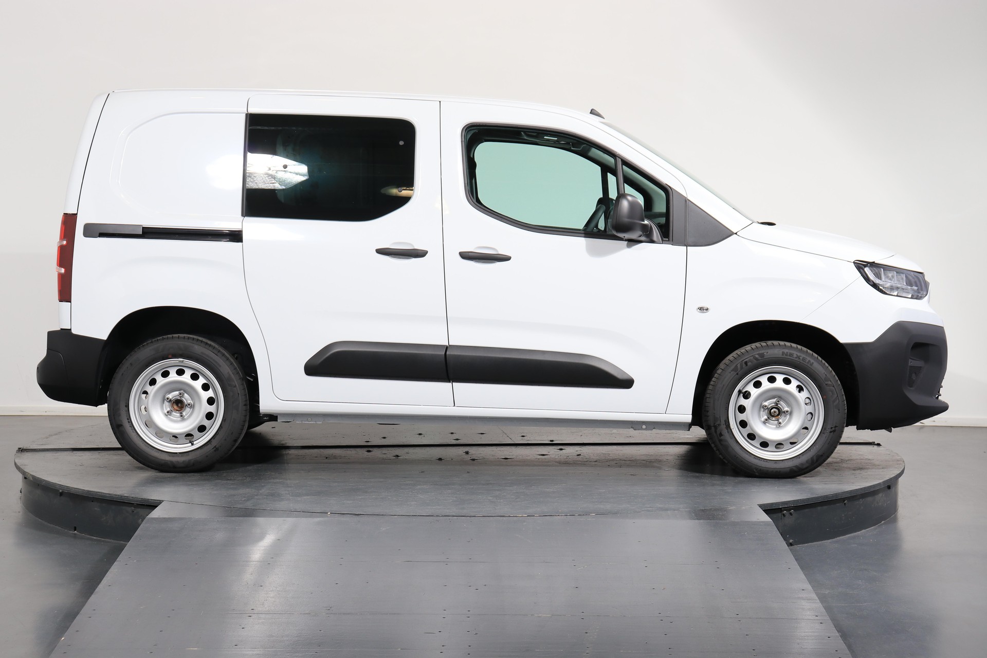 CITROEN Berlingo M erhöhte Nutzlast 1.5 BlueHDi 130 S/S-showroom-element-1