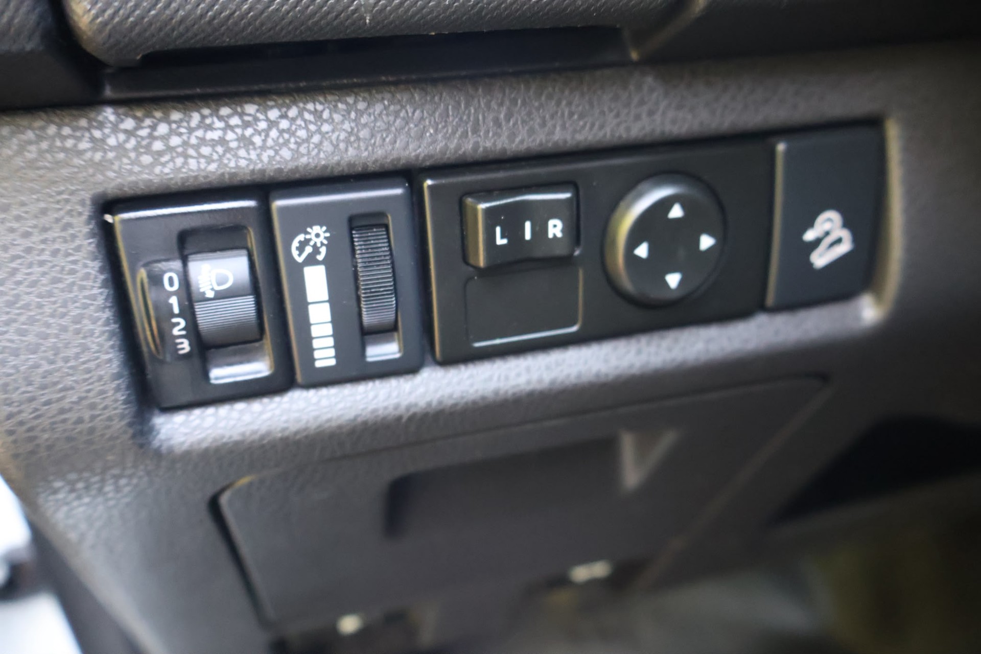 ISUZU D-MAX 1.9 SingleCab Satellite 4x4-image-8