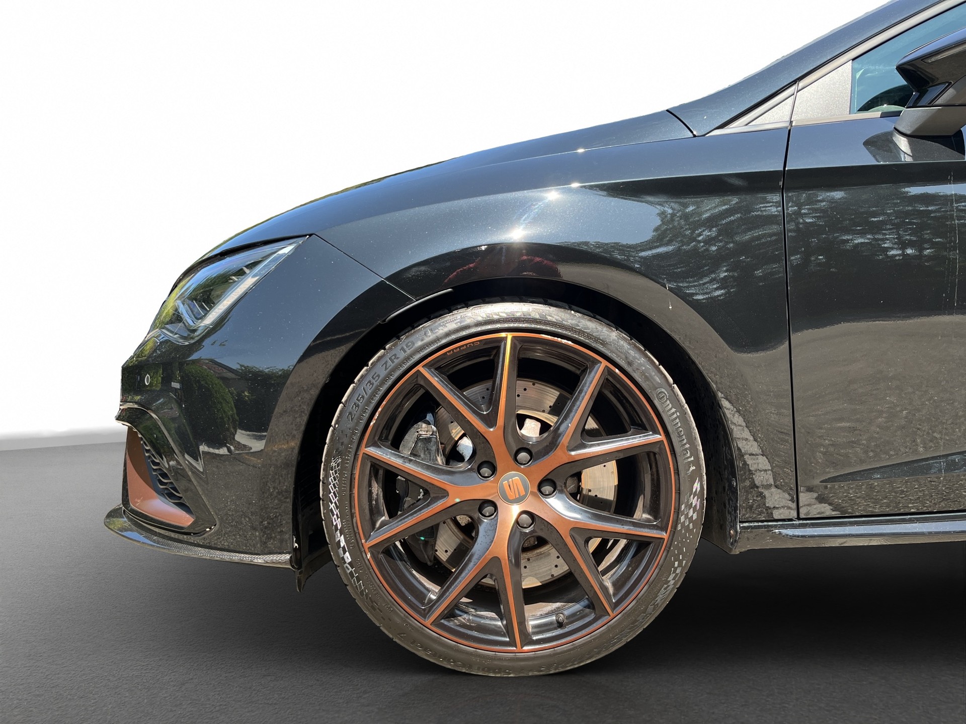 SEAT Leon ST 2.0 TSI Cupra R 300 4 Drive DSG *Carbon Paket Bodykit*-showroom-element-3