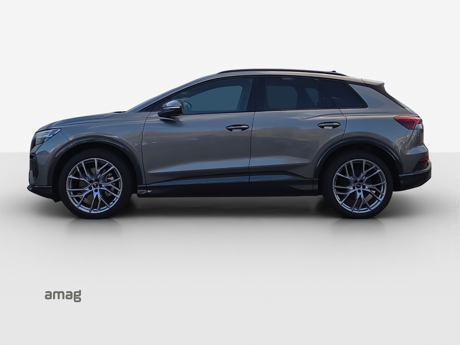 AUDI Q4 e-tron 45 Attraction quattro-image-1