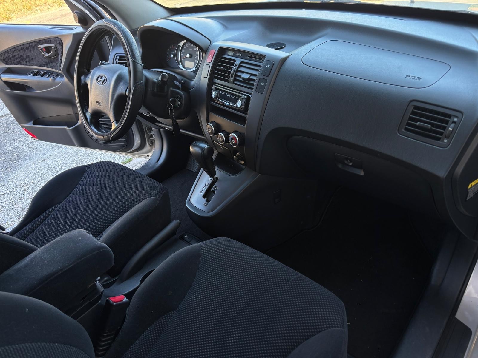 HYUNDAI Tucson 2.0 CRDi Comfort City 2WD Automatic-image-8