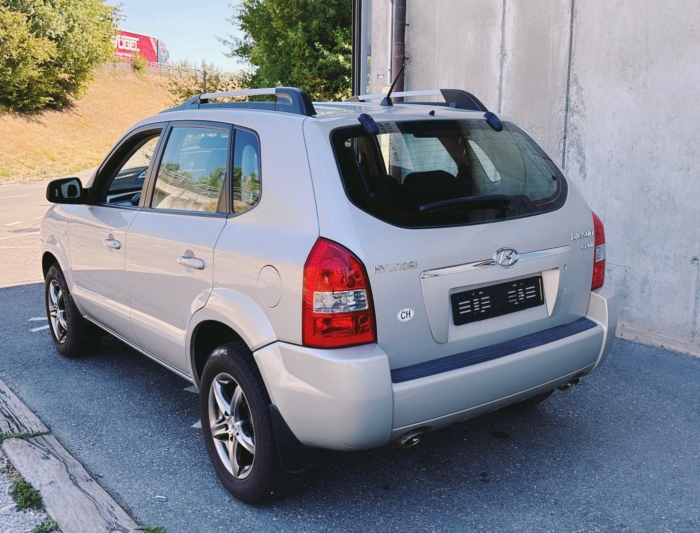 HYUNDAI Tucson 2.0 CRDi Comfort City 2WD Automatic-image-6
