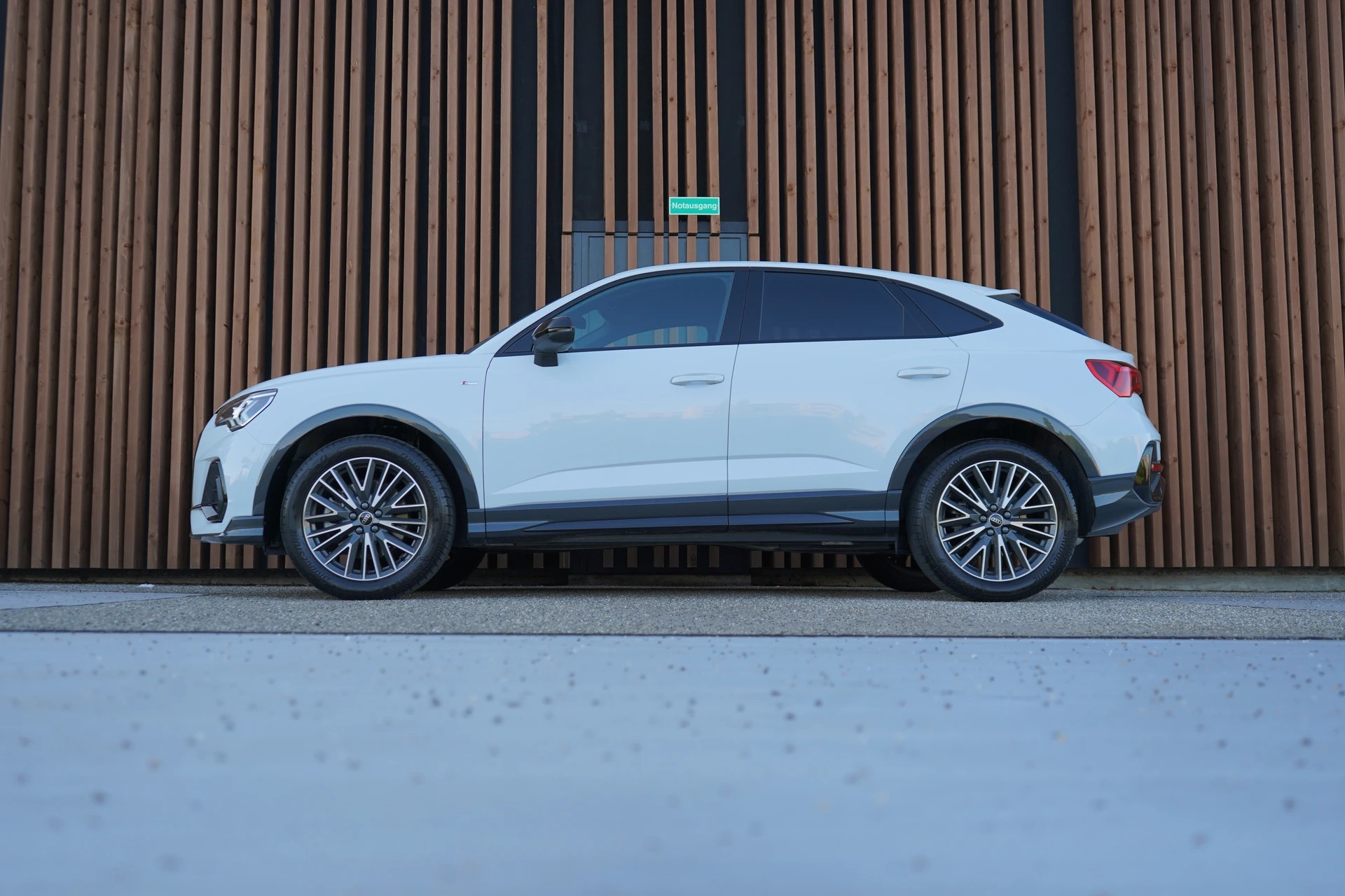 AUDI Q3 SPORTBACK 40 TFSI S LINE BLACK QUATTRO S-TRONIC l 190 PS-showroom-element-1