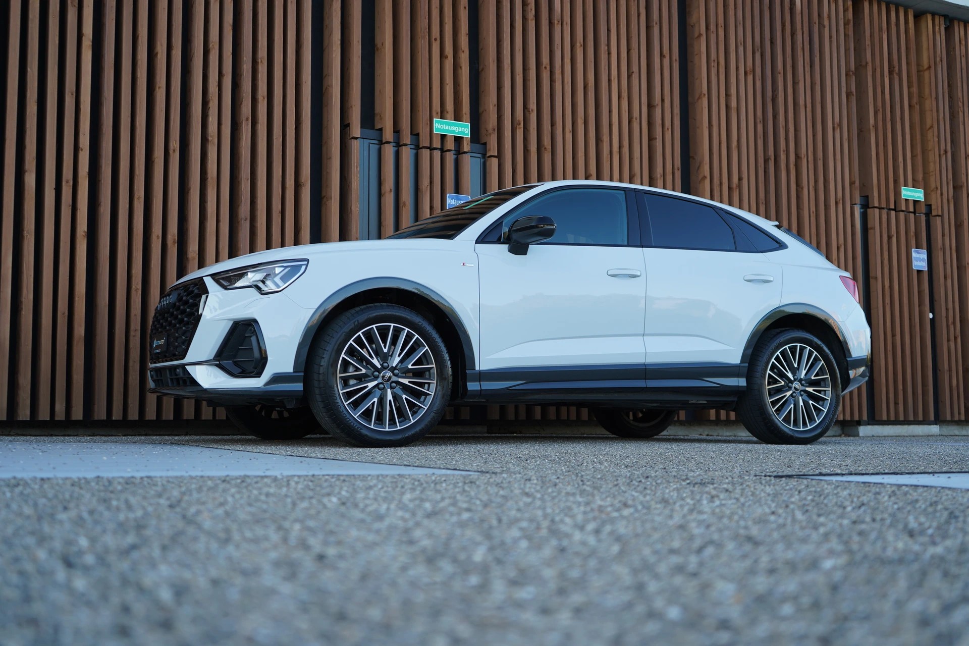 AUDI Q3 SPORTBACK 40 TFSI S LINE BLACK QUATTRO S-TRONIC l 190 PS-image-4
