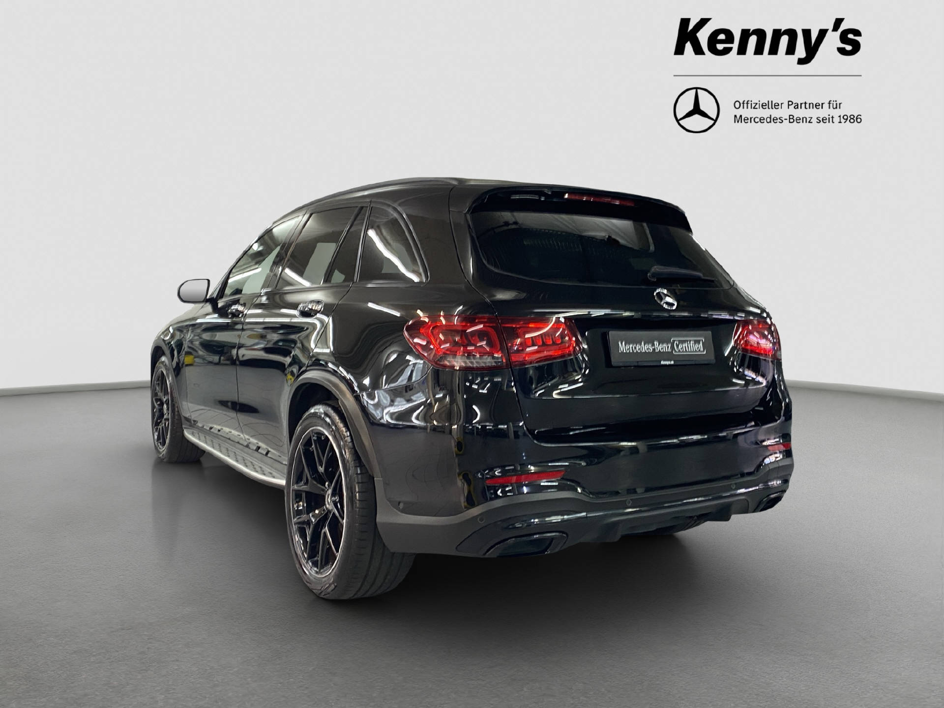 MERCEDES-BENZ GLC 300 AMG Line 4MATIC-showroom-element-3