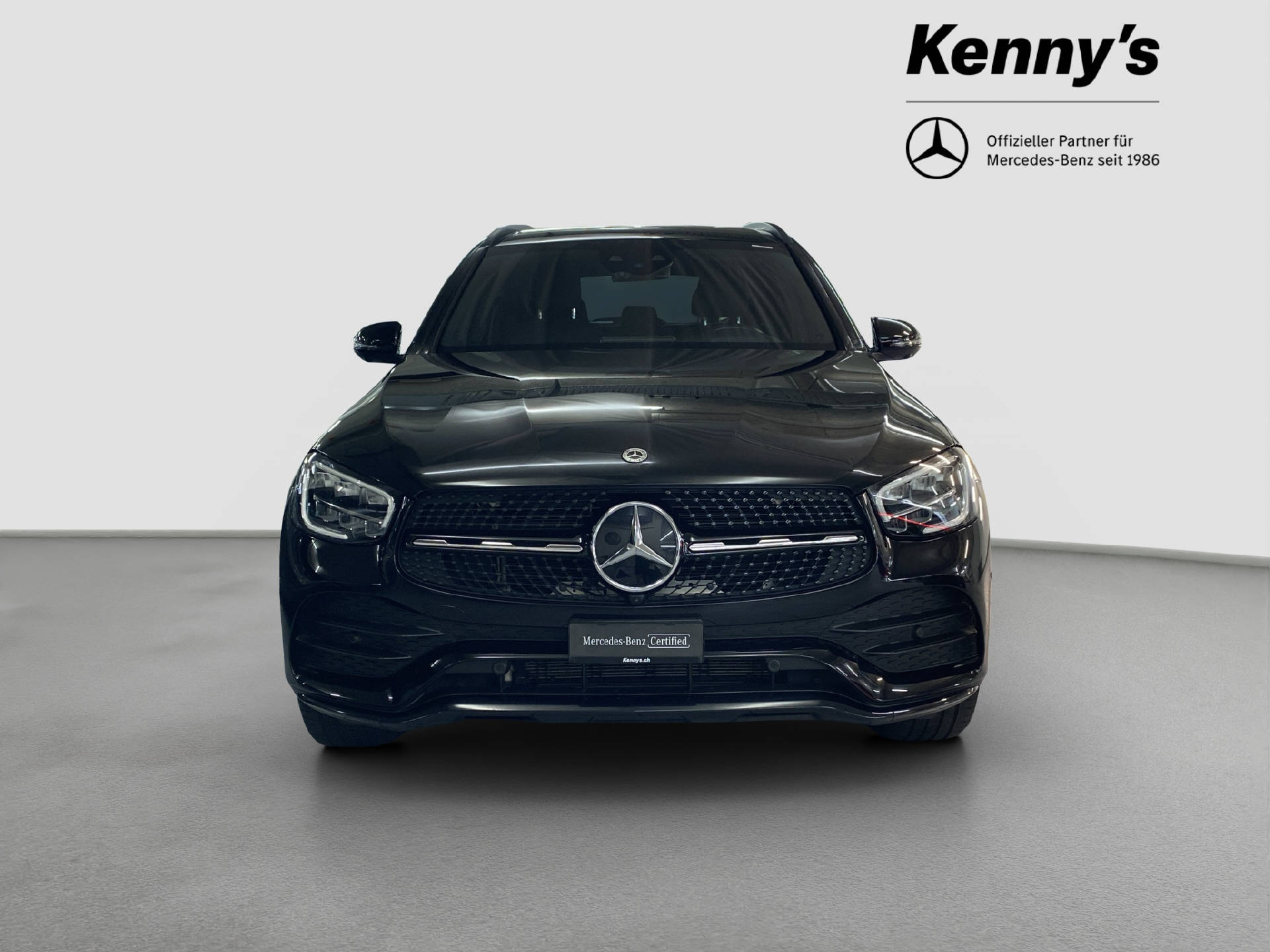 MERCEDES-BENZ GLC 300 AMG Line 4MATIC-showroom-element-1