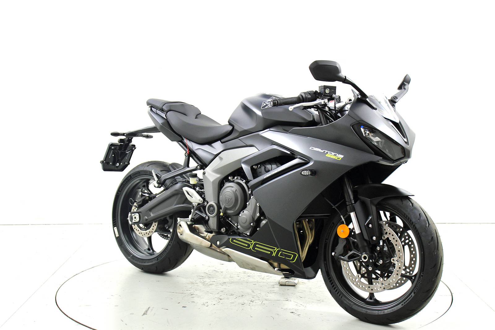 TRIUMPH Daytona 660 ABS-image-1