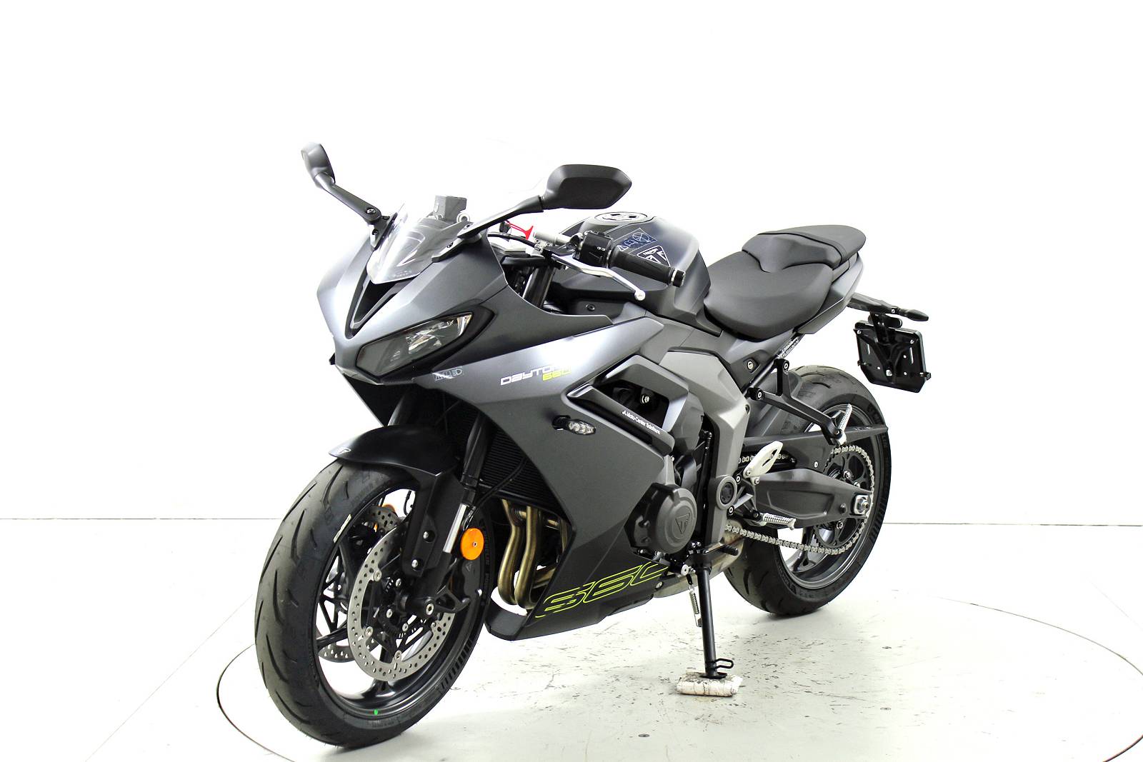 TRIUMPH Daytona 660 ABS-image-2