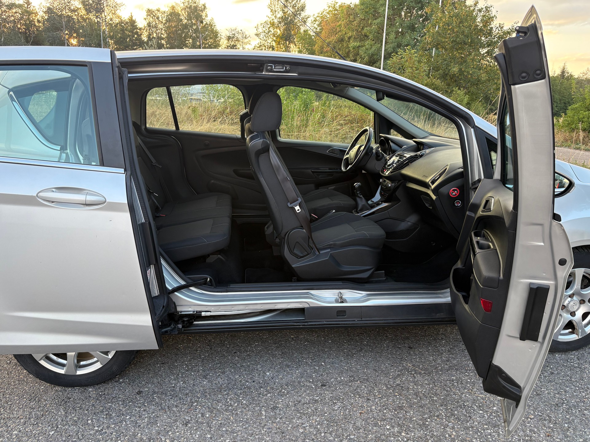 FORD B-Max 1.0 SCTi Trend-image-8