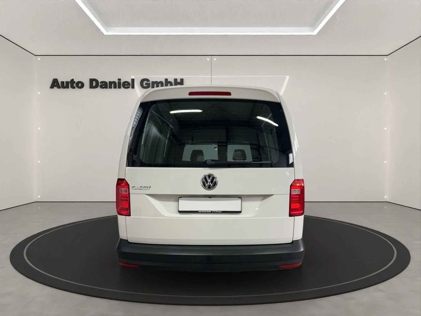 VW Caddy Maxi 2.0TDI BlueMotion Technology-image-5