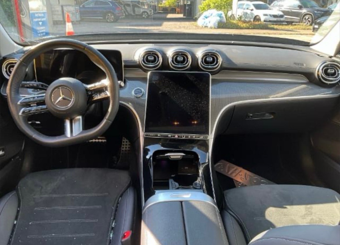 MERCEDES-BENZ C 180 T AMG Line-image-6