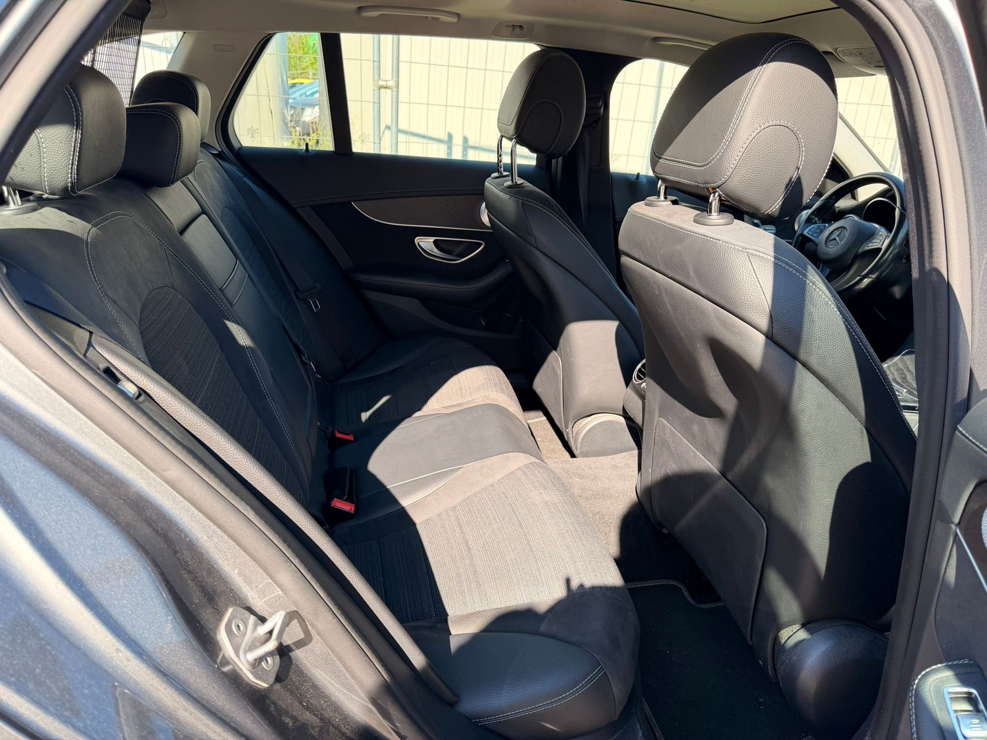 MERCEDES-BENZ C 250 d Swiss Star Avantgarde 4Matic 9G-Tronic-image-7
