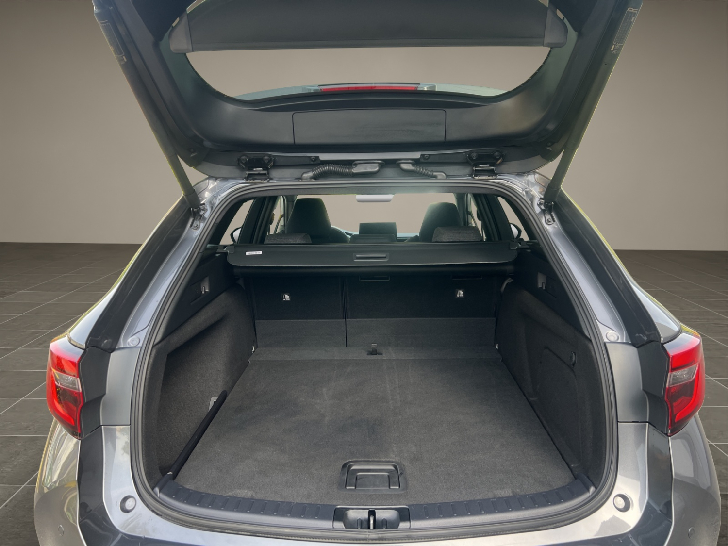 TOYOTA Corolla Touring Sports 2.0 HSD Trend-image-23