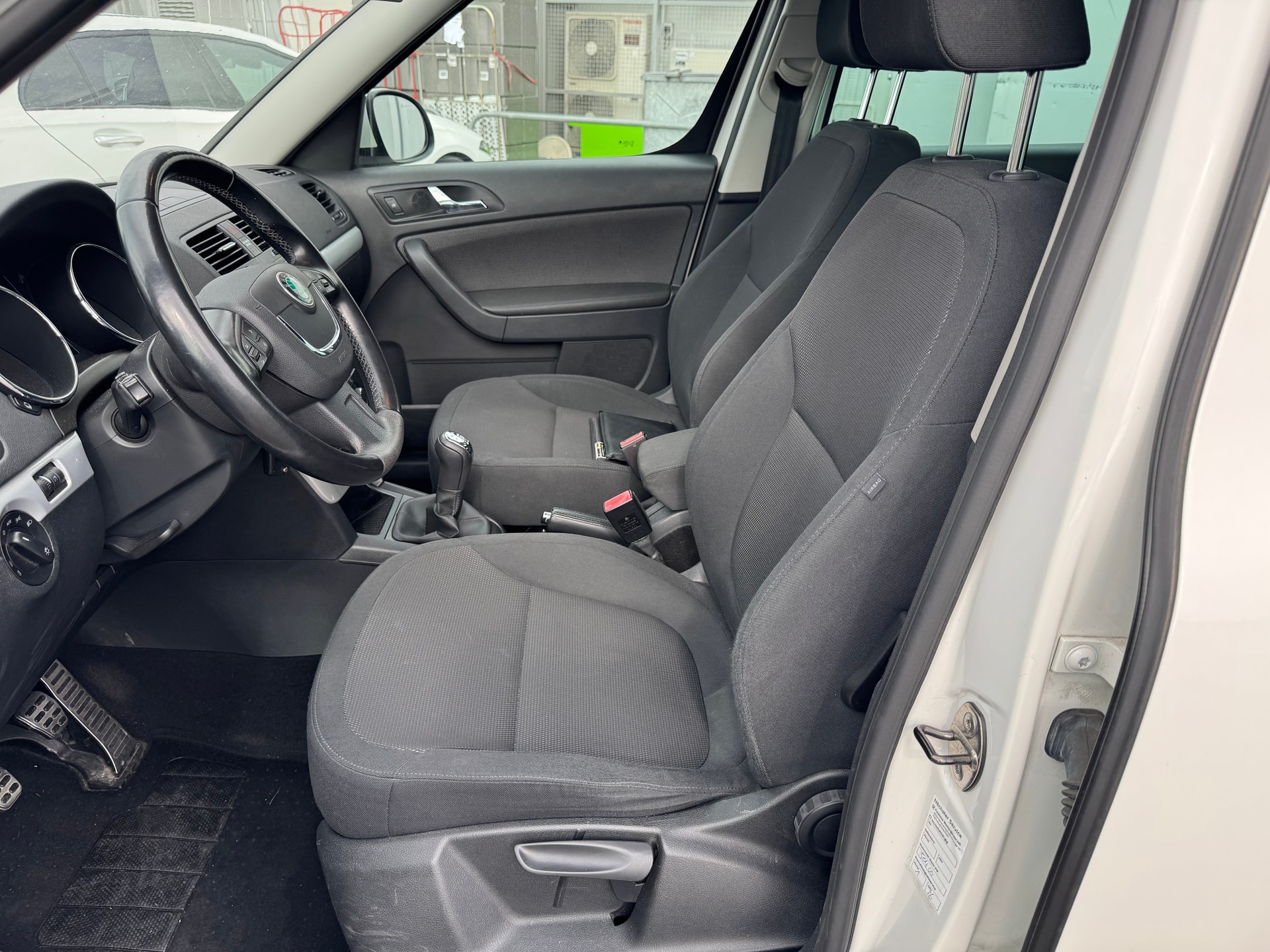 SKODA Yeti 1.8 TSI Clever 4x4-image-3