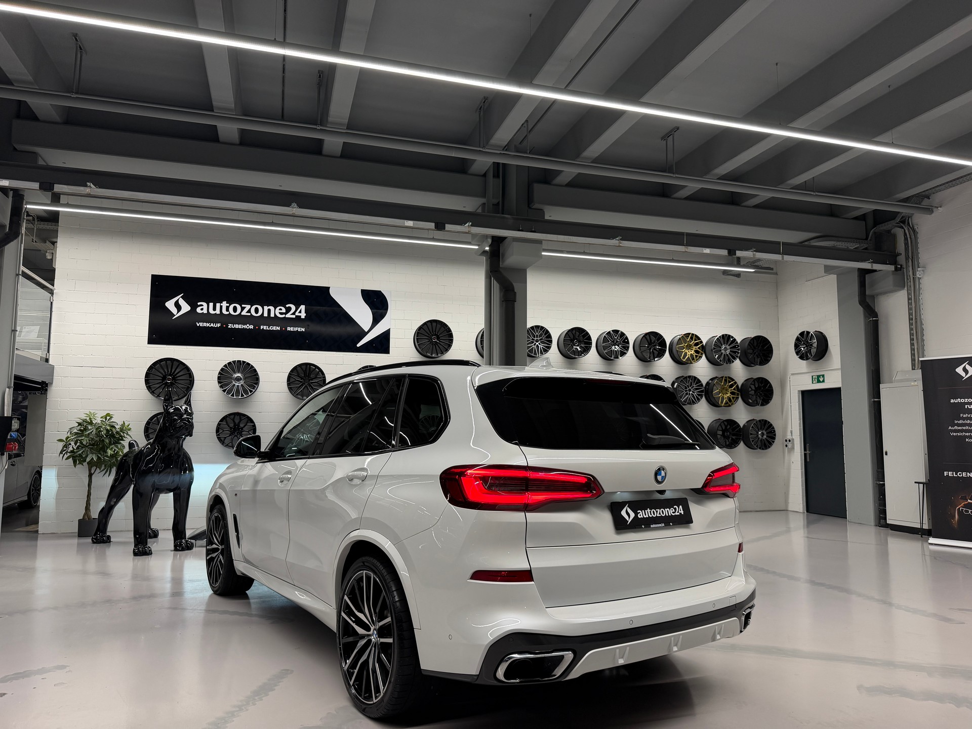 BMW X5 30d xDrive SAG *M Sport*CH-Auto*Harman/Kardon*AHK*Standheizung*Garantie-showroom-element-2