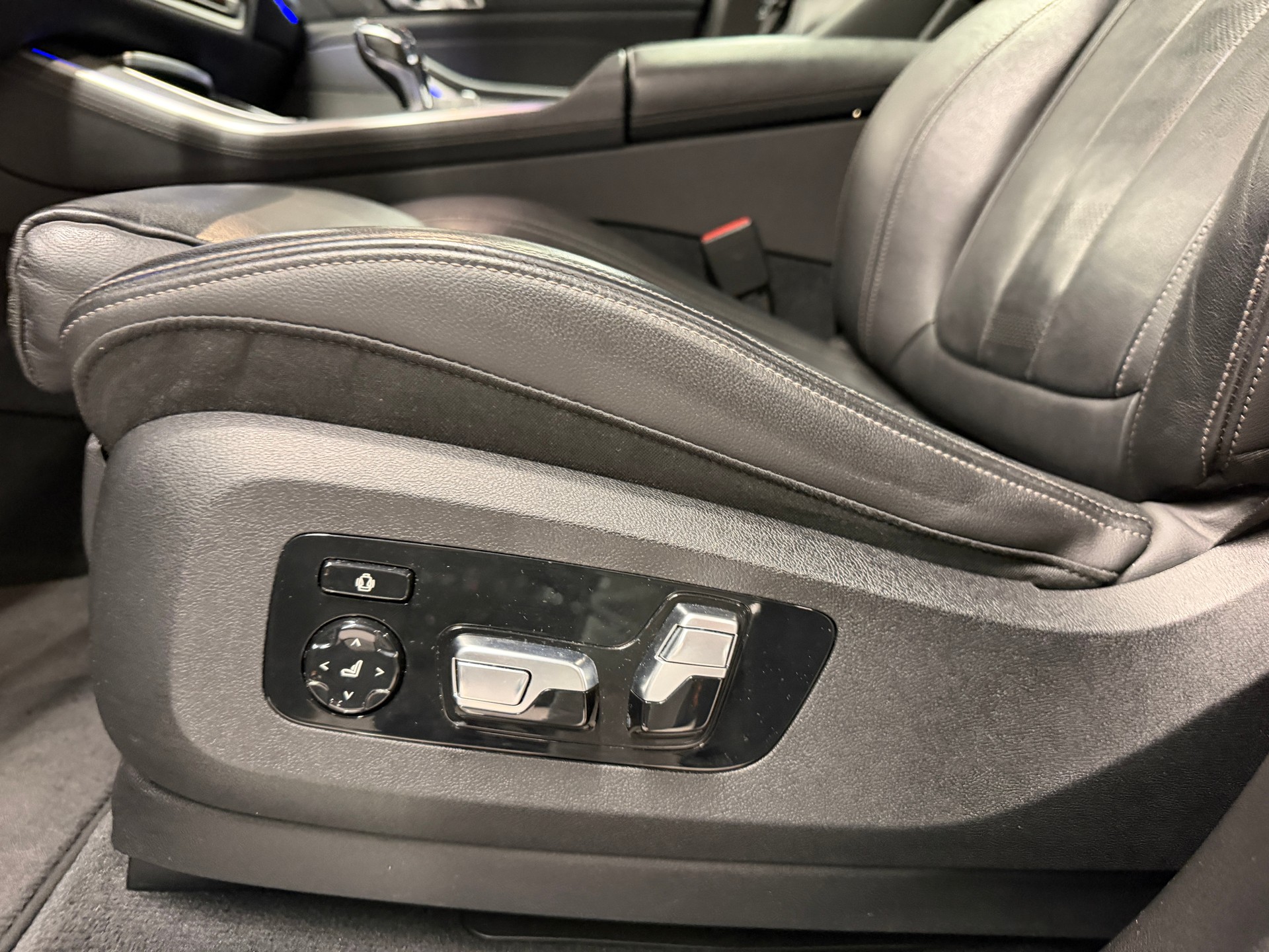BMW X5 30d xDrive SAG *M Sport*CH-Auto*Harman/Kardon*AHK*Standheizung*Garantie-image-19