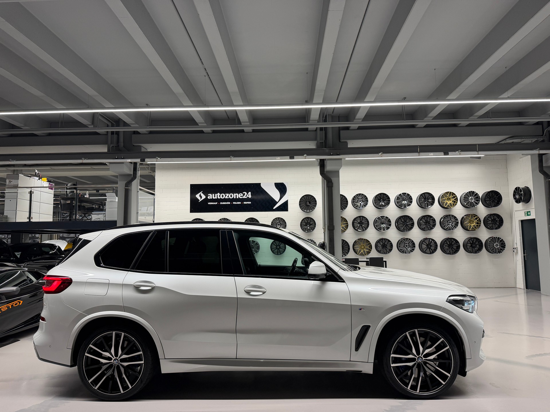 BMW X5 30d xDrive SAG *M Sport*CH-Auto*Harman/Kardon*AHK*Standheizung*Garantie-image-5